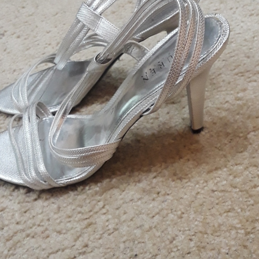 Sandals - Picture 2 of 4